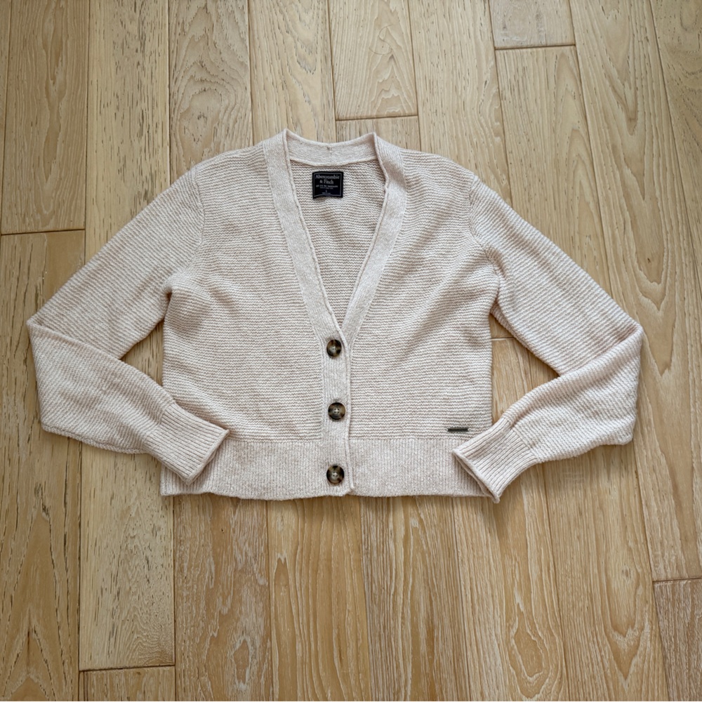 Abercrombie‎ women’s petal pink knit cardigan romantic coquette dainty size L